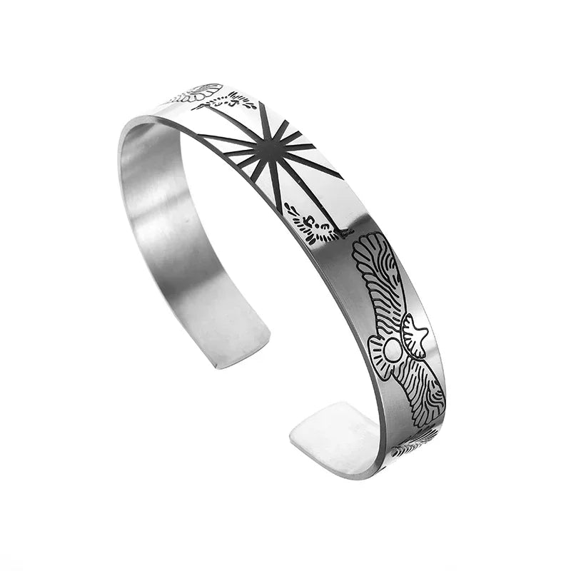 אוסף צמידי קף (פתוח) ממתכת עם דוגמאות נוצה ועיטורים אחרים – עיצוב יוניסקס מתכוונן