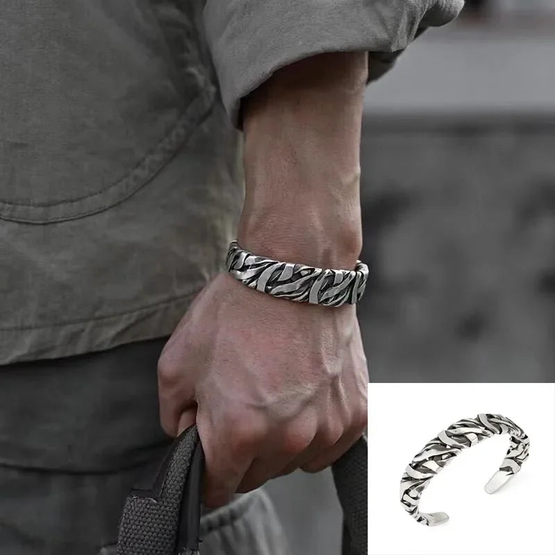 אוסף צמידי קף (פתוח) ממתכת  עם דוגמאות נוצה ועיטורים אחרים – עיצוב יוניסקס מתכוונן